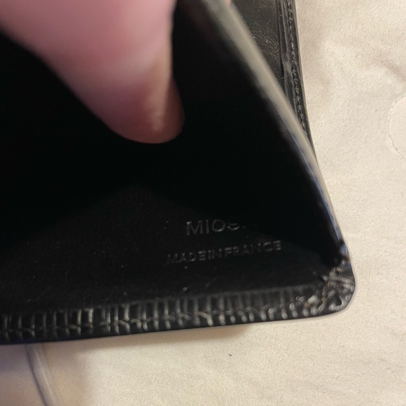 Louis Vuitton Epi Bifold - Unisex - Picture 9 of 9